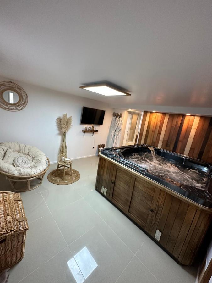 Appartement Jacuzzi Prive Avignon Eksteriør billede
